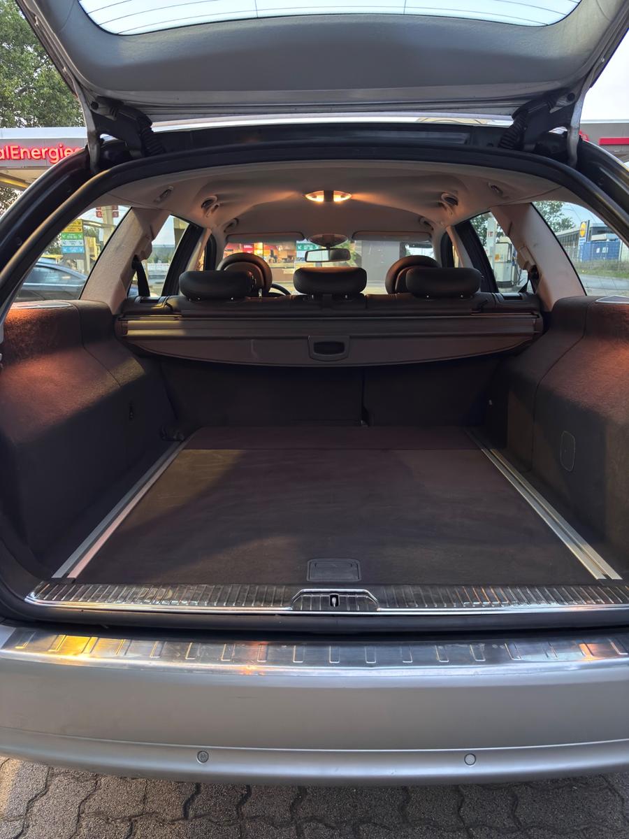 Mercedes-Benz E320 2004 — photo 9