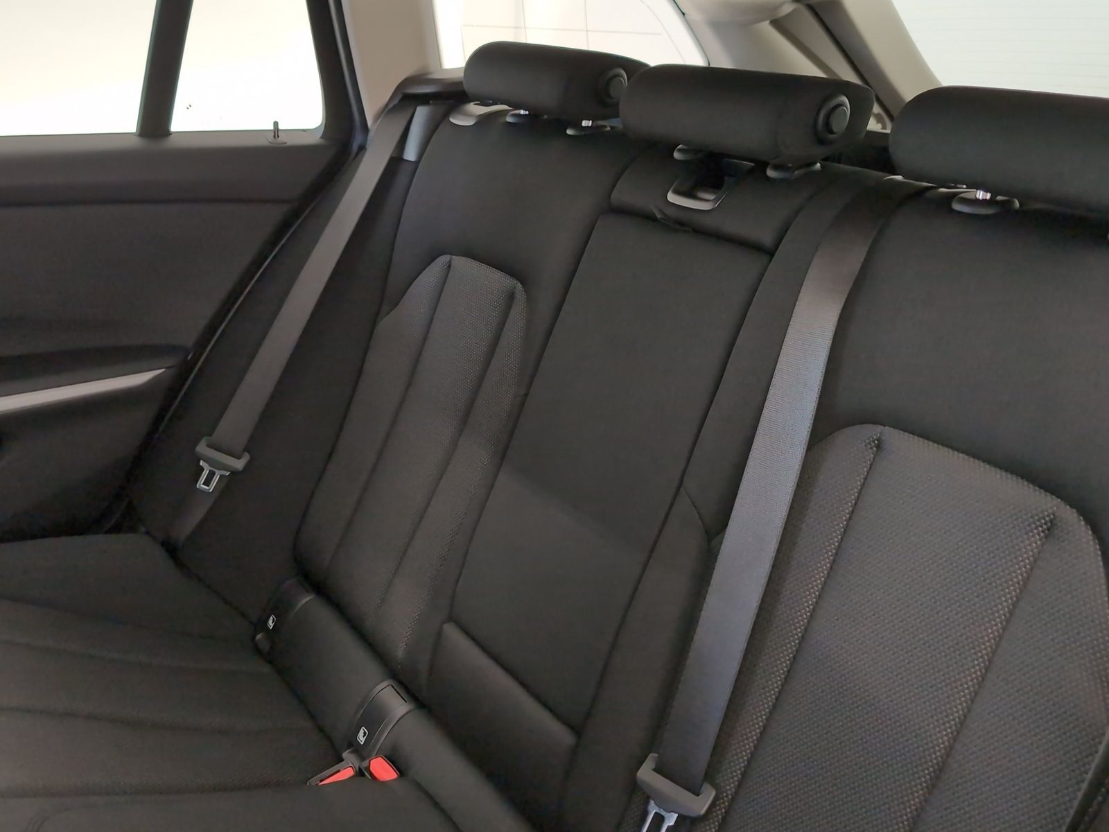 BMW 318i Touring Navi/LED/KomfZg/Sport-Lr Navi/LED/K foto 4