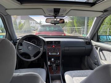 صورة 10 لـ 1996 Mercedes-BENZ C 180