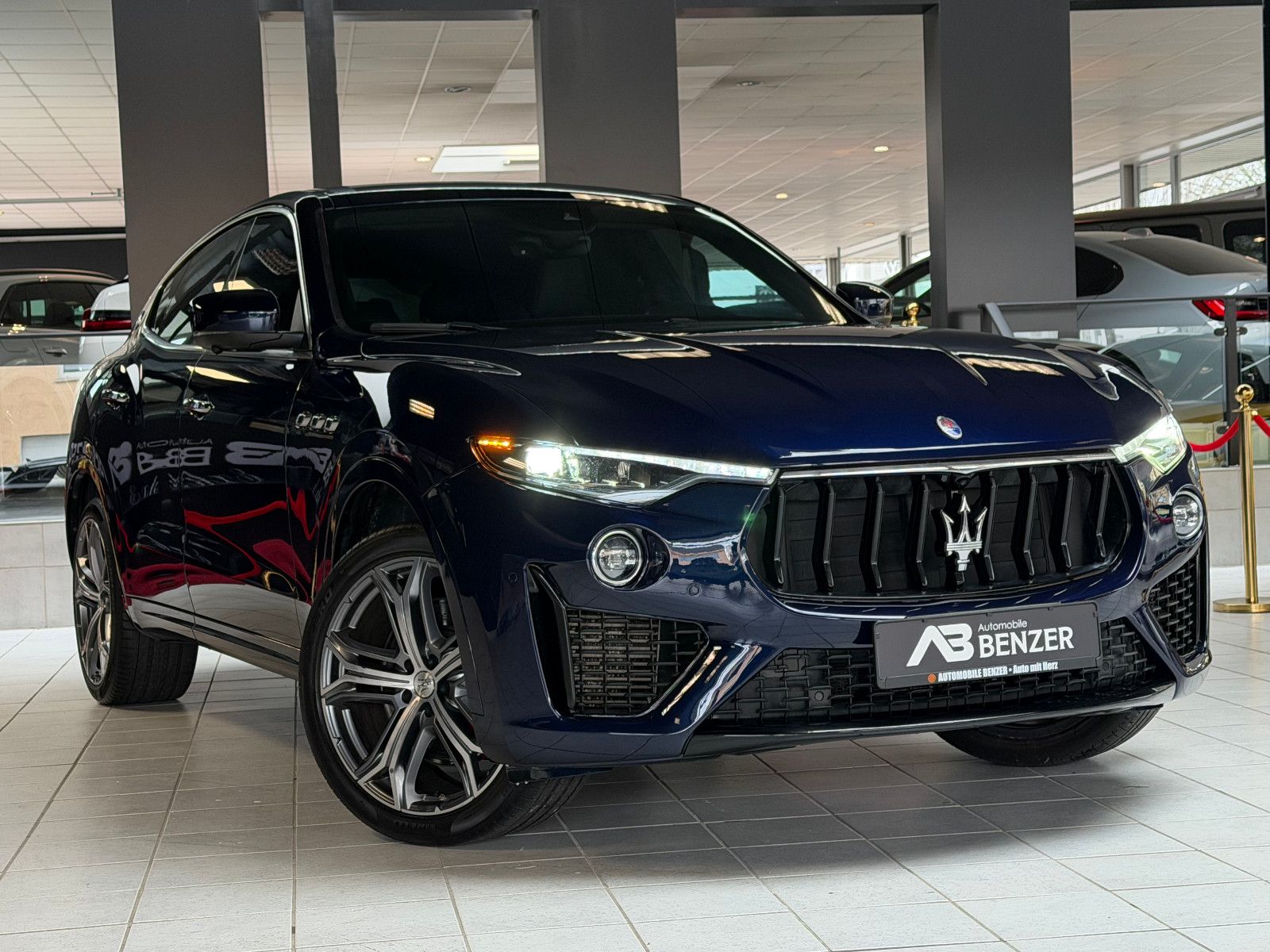 Fahrzeugabbildung Maserati Levante Diesel/GRANSPORT/LED/360°/MEMORY