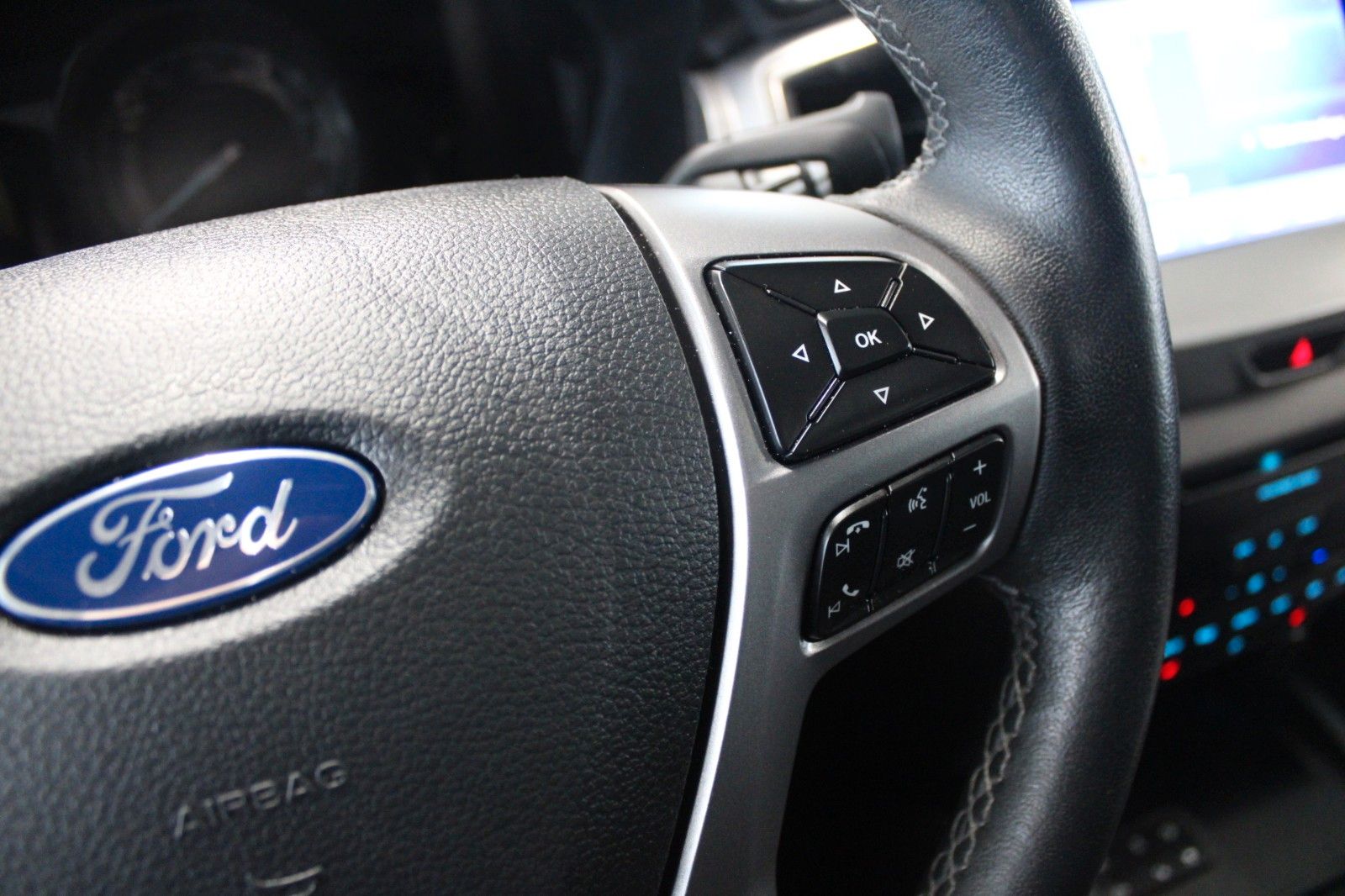 Fahrzeugabbildung Ford Ranger Limited Aut. LED AHK STDHZ HARDTOP uvm.