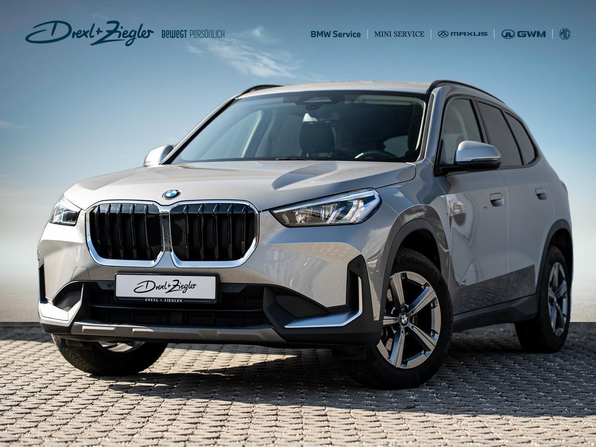 BMW X1 sDrive18i AHK PANO RFK SpSitze LRH TravelPak
