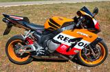 Honda CBR 1000RR SC57 Repsol - HONDA CBR 1000RR REPSOL