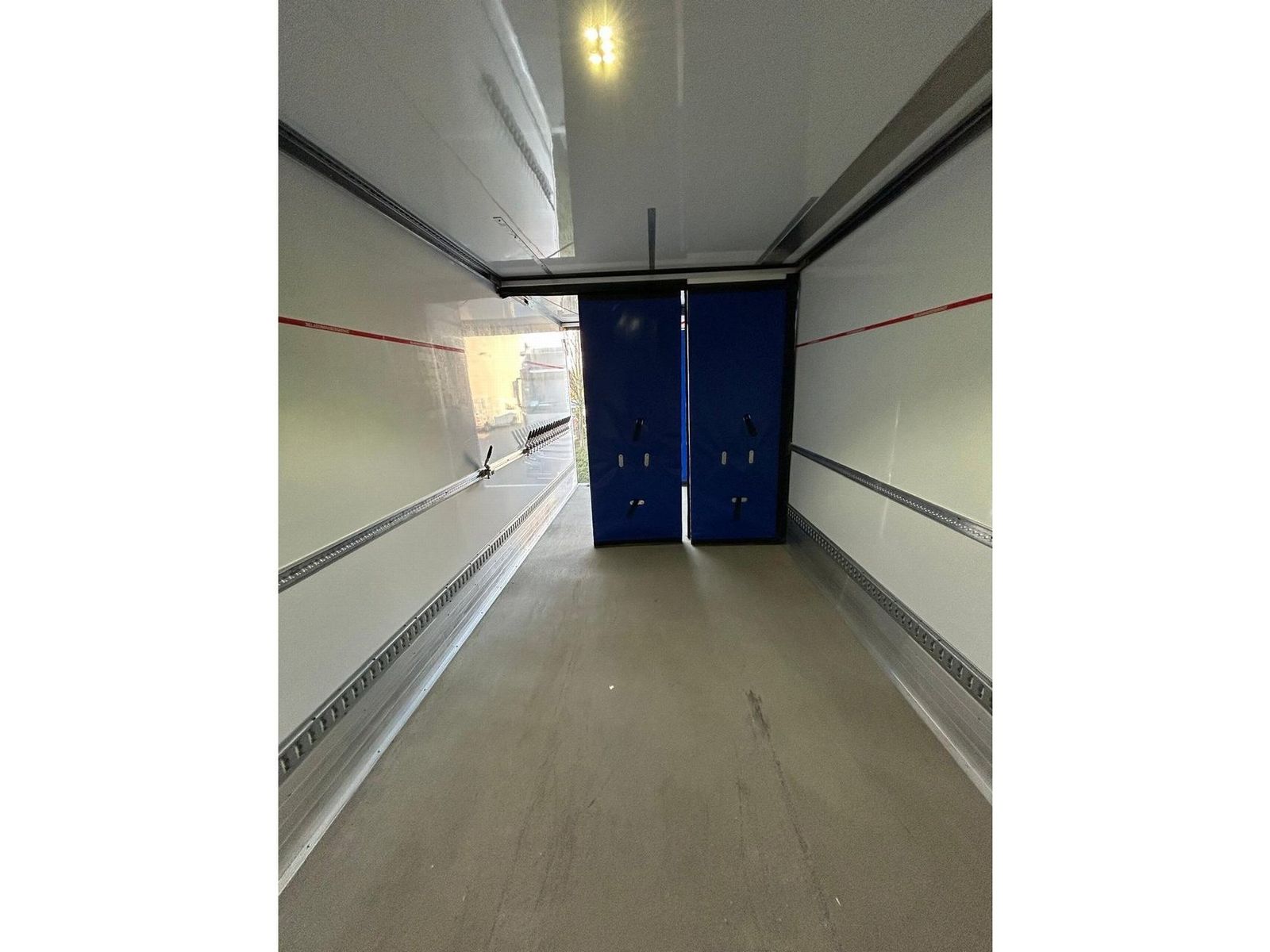 Fahrzeugabbildung Mercedes-Benz 1223 L mit Spier Athlet Thermo 5 LBW 2000kg