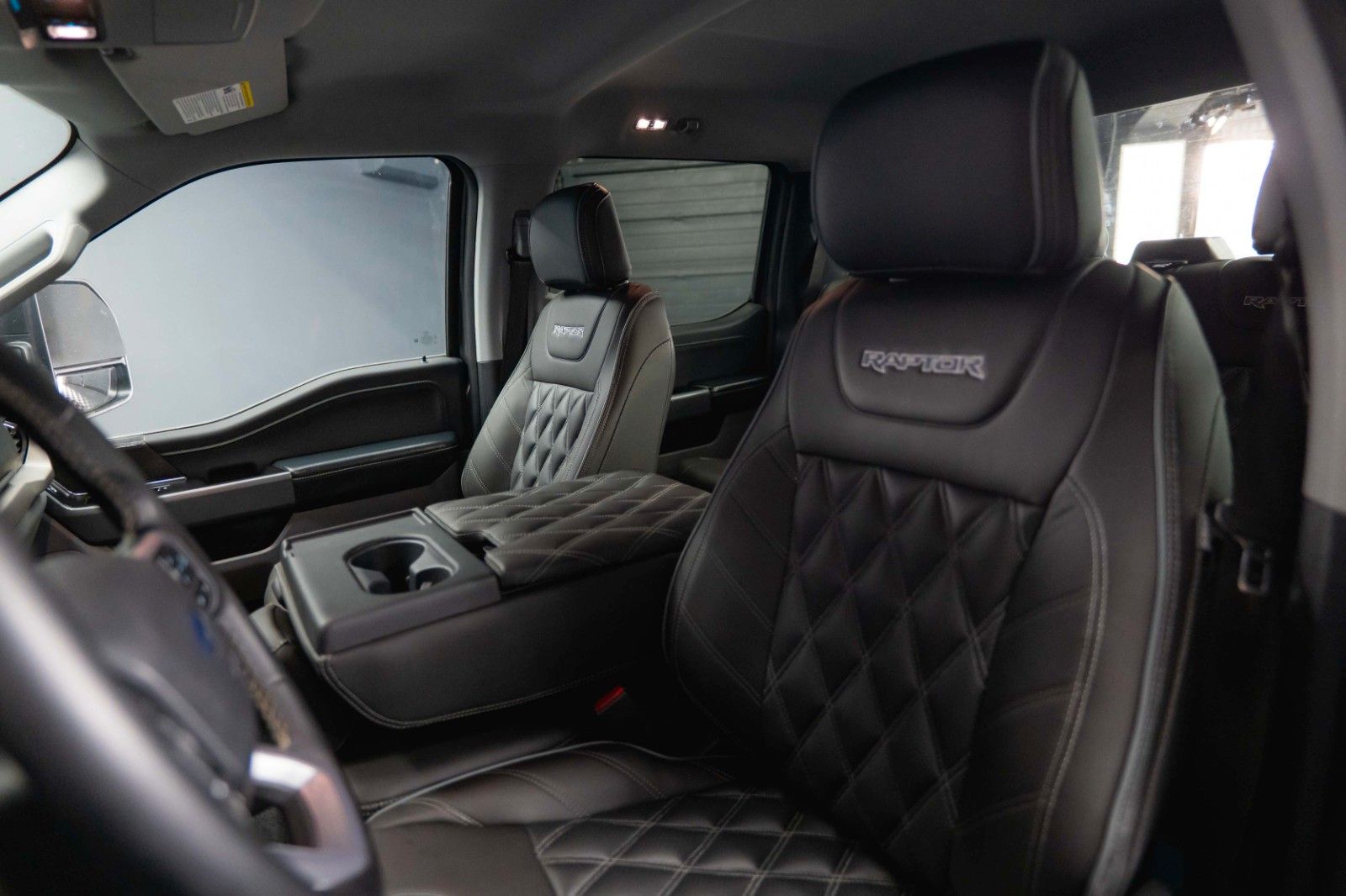Fahrzeugabbildung Ford F150 5.0L V8 4x4 SuperCrew Longbed RAPTOR 19%