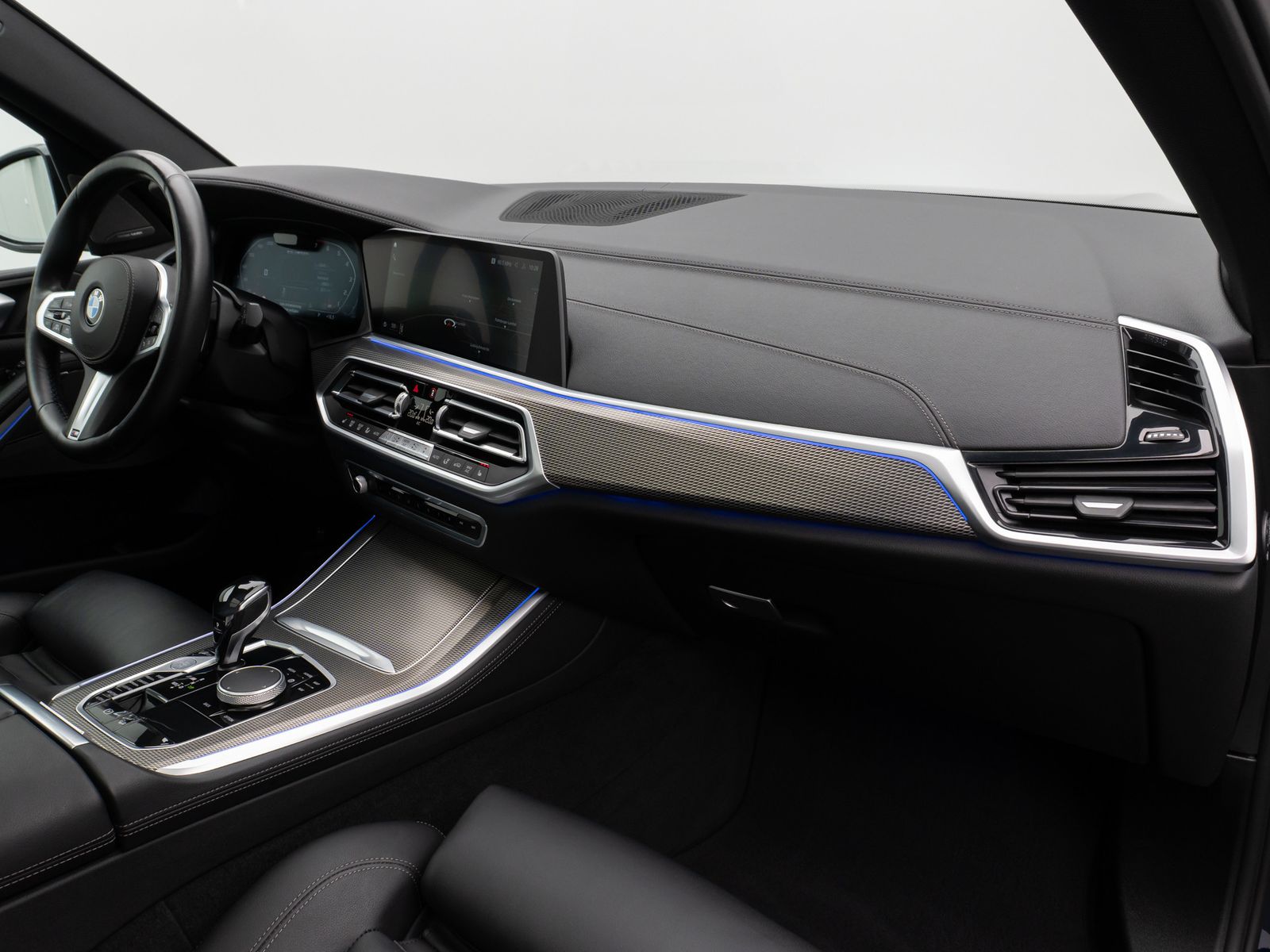 Fahrzeugabbildung BMW X5 M50i Panorama 360° DAB H/K AHK Komfort 22Zoll