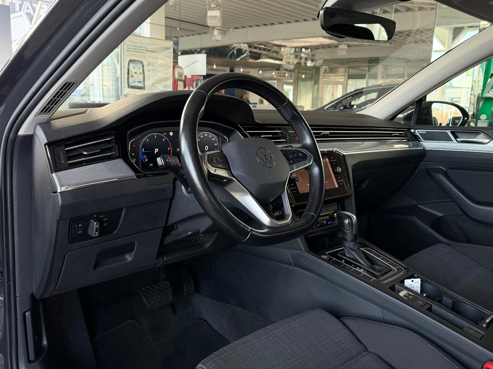 Volkswagen Passat Passat*Variant*2.0 TDI*R-LINE*DSG*VIRTUAL*CAM*LM, миниатюра 29