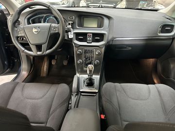 Volvo V40 Cross Country - 11