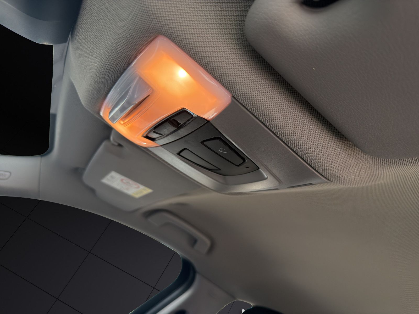 Fahrzeugabbildung BMW X1 sDrive 18 i Advantage PDC*Shzg*2-Zo.Klima*