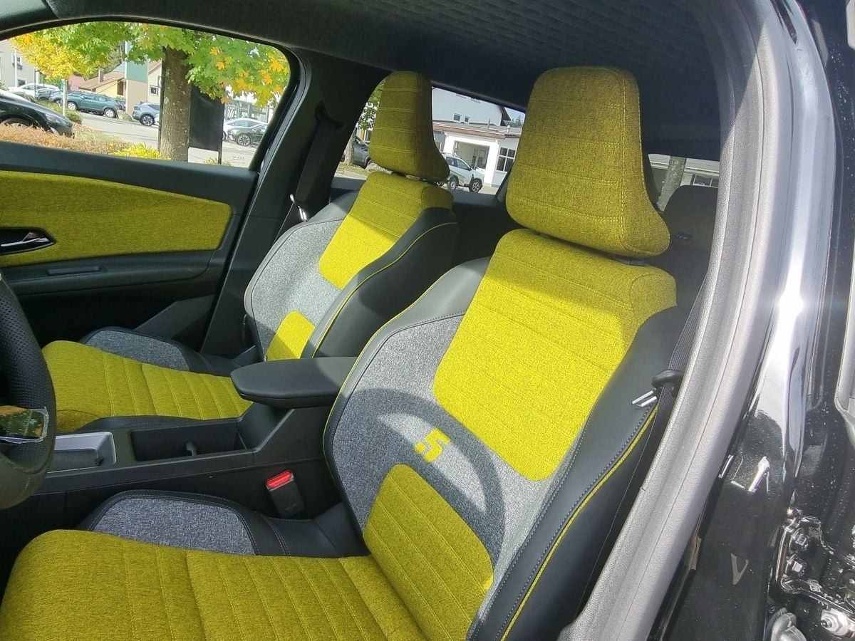 Fahrzeugabbildung Renault R 5 E-Tech elektrisch Iconic 150 Comfort Range