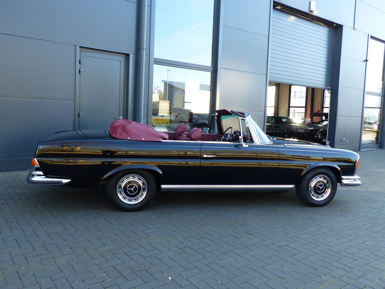 Fahrzeugabbildung Mercedes-Benz 280 SE 3,5  Cabriolet  111027... *Alle Extras*