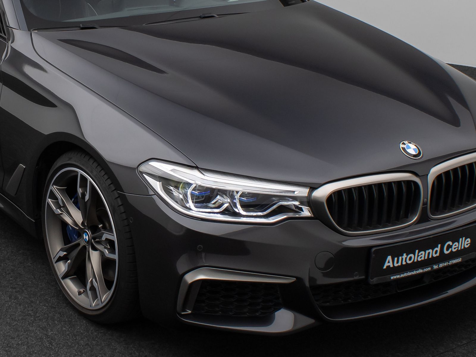 Fahrzeugabbildung BMW M550d xD Laser 360°HUD H/K AHK Komfort 20Zoll