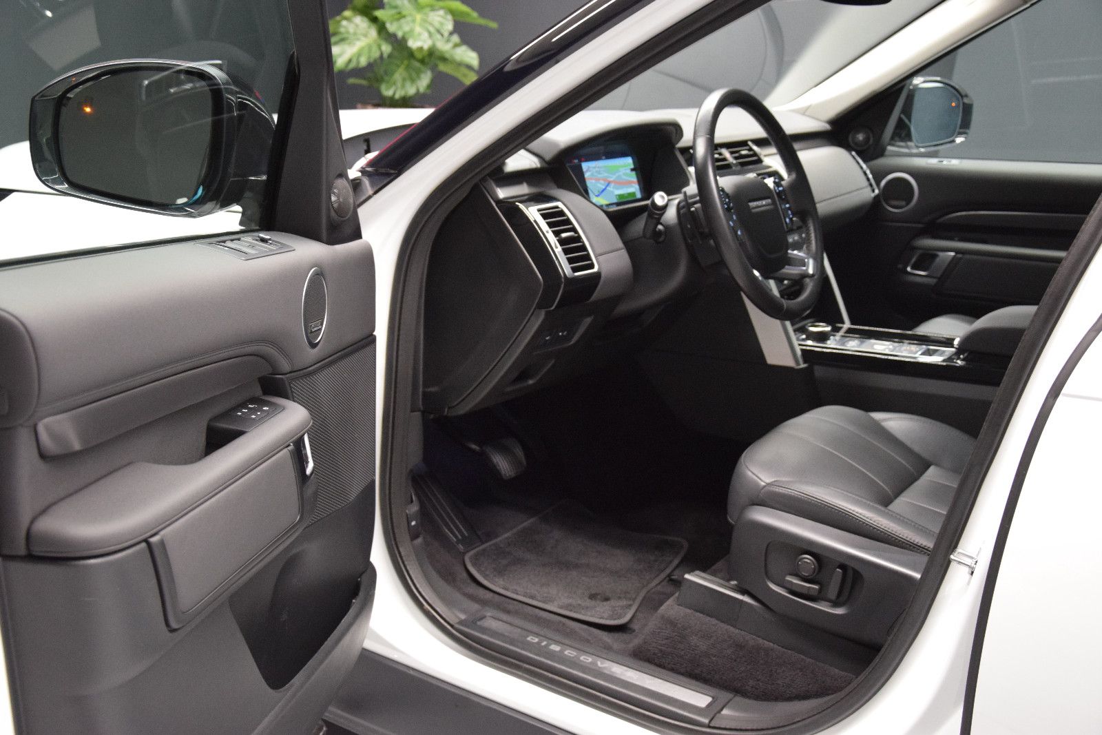 Fahrzeugabbildung Land Rover Discovery 5 HSE SDV6 Pano 7. Sitze Meridian 360°