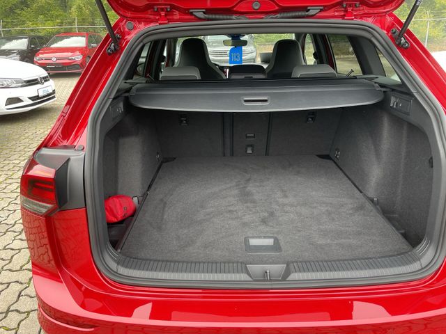 Golf Variant R-Line eTSi DSG Navi LED Kamera