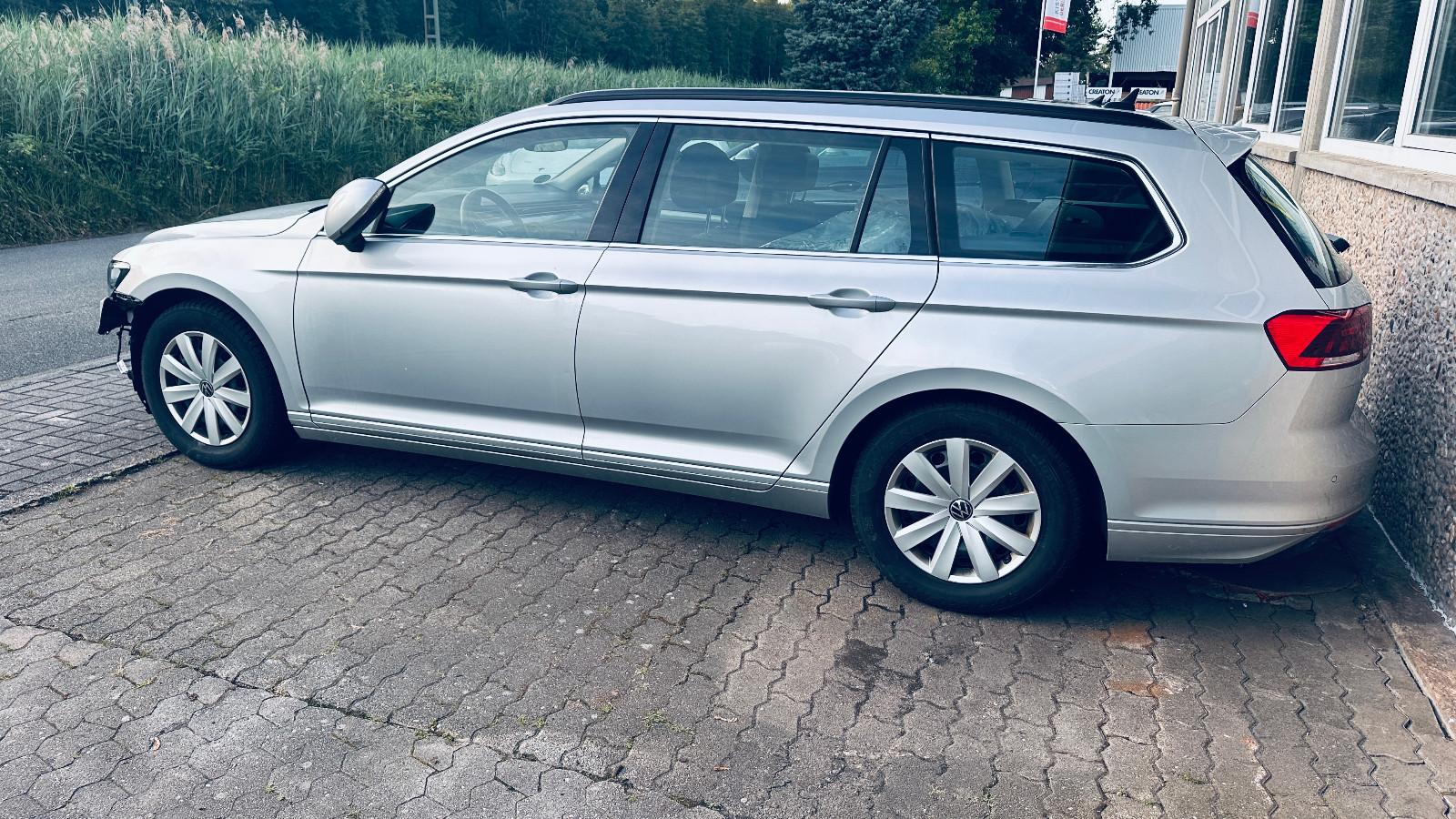 Volkswagen Passat Variant 2.0 TDI NAVI DSG LED