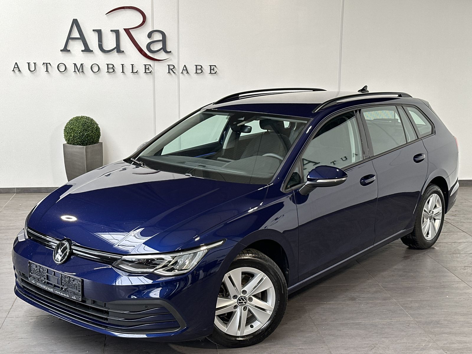 Fahrzeugabbildung Volkswagen Golf Variant 2.0 Life NAV+LED+SHZ+WLAN+KAMERA+PP