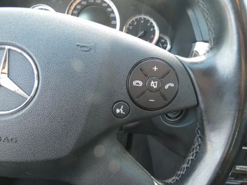 Mercedes E 200 - 12