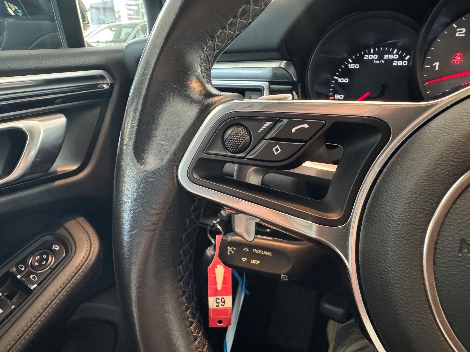 Fahrzeugabbildung Porsche Macan S Diesel/PANO/APPLE/NAVI/PDC/TEMPOMAT/SHZ