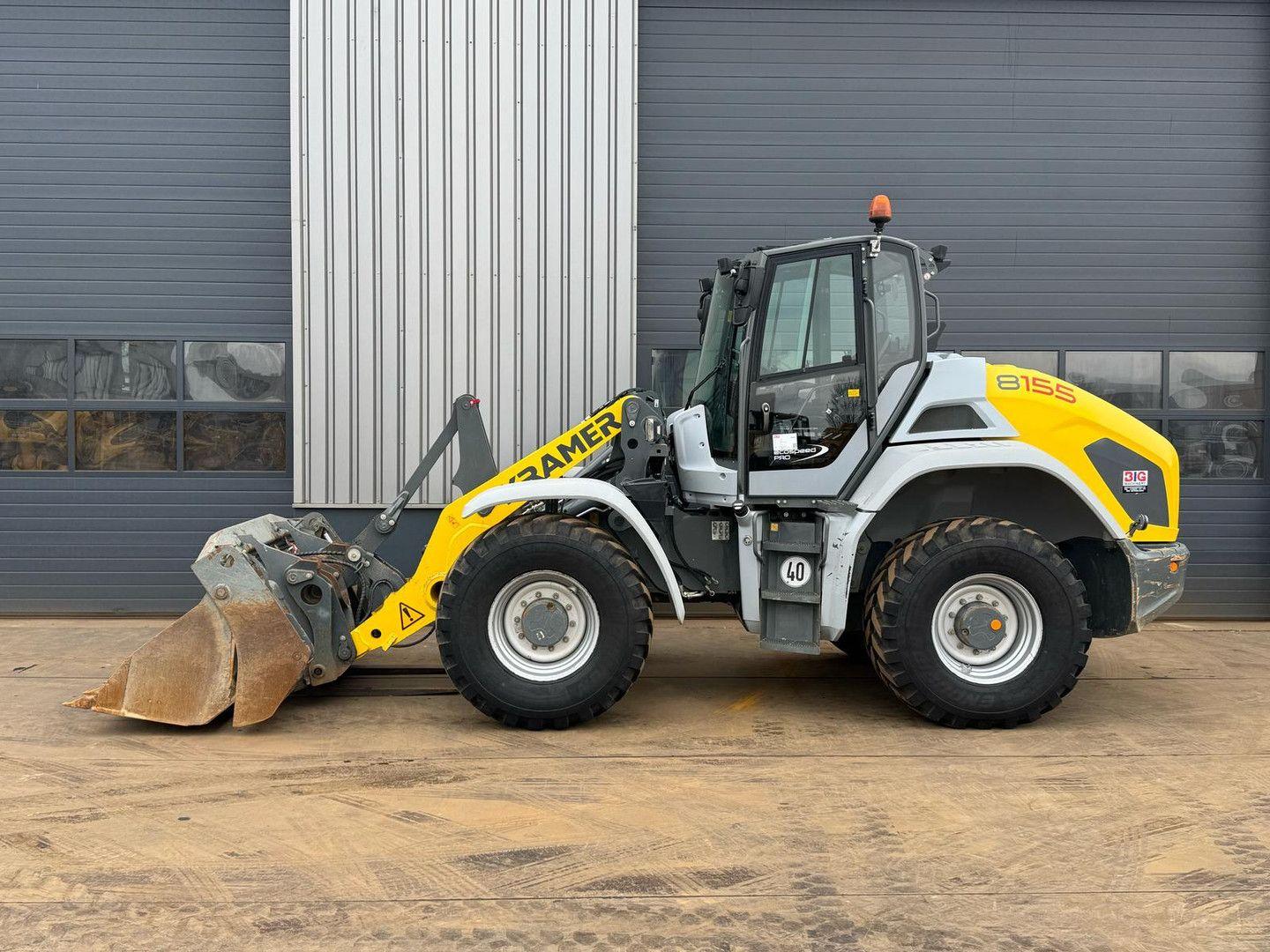 Kramer 8155 / Forks / bucket