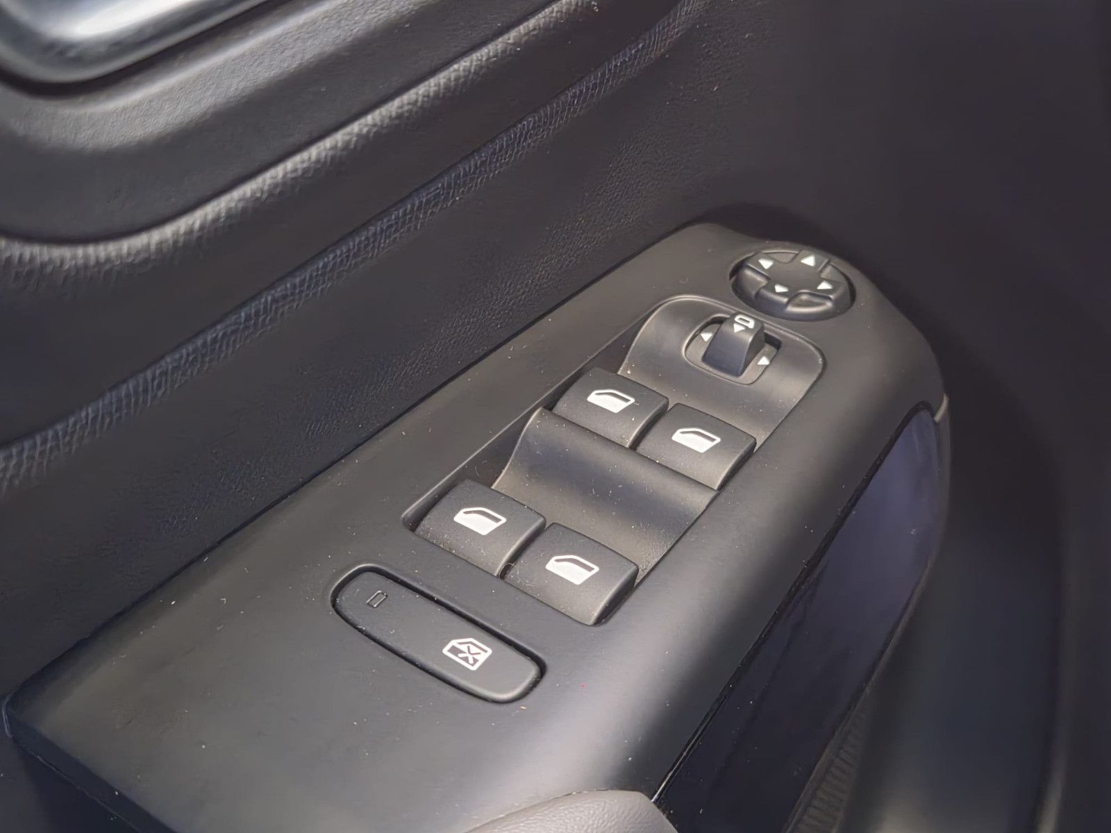 Fahrzeugabbildung Citroën C5 Aircross C-Series Hybrid / KAMERA /SCHECKHEFT