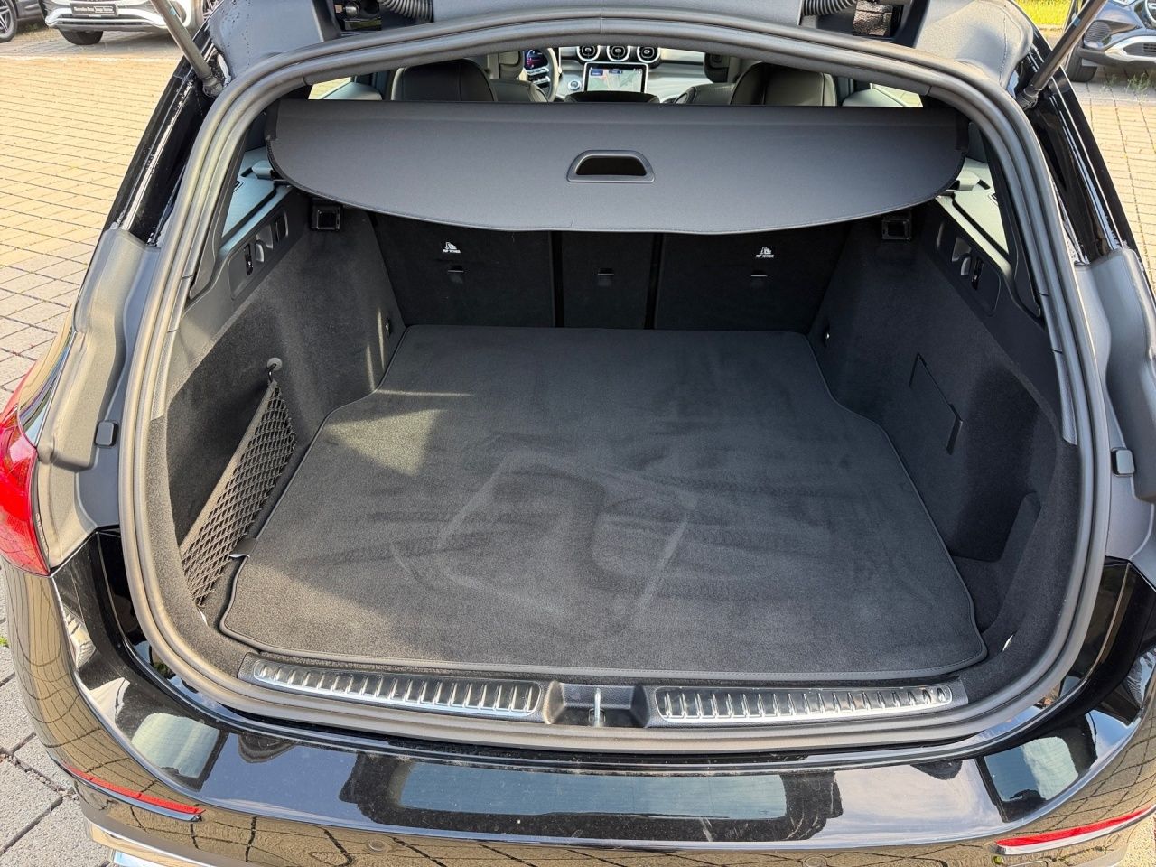 Fahrzeugabbildung Mercedes-Benz C 300 d T AMG+AHK+EASYPACK+AMBIENTE+LED+KAMERA+