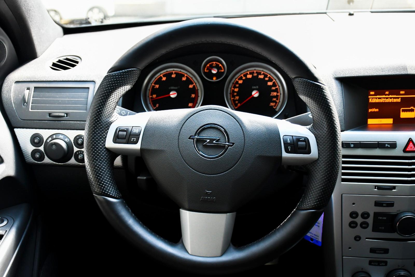 Opel Astra GTC 1.8 140 ch • Pack OPC Line • Jantes 18" • Sièges sport chauffants