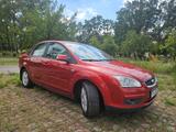 Ford Focus 2.0 Ghia 2. Hd , Klima, AHK, TÜV Juni 27 - Ford Focus aus 2007: Ghia