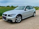 BMW E90 330i sechs Zylinder sehr gepflegte... - BMW 330: 330i Se