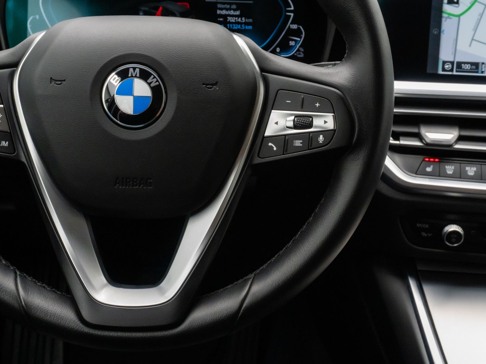 Fahrzeugabbildung BMW 330e xD Alarm DAB Komfort WLAN PDC Sport Leder