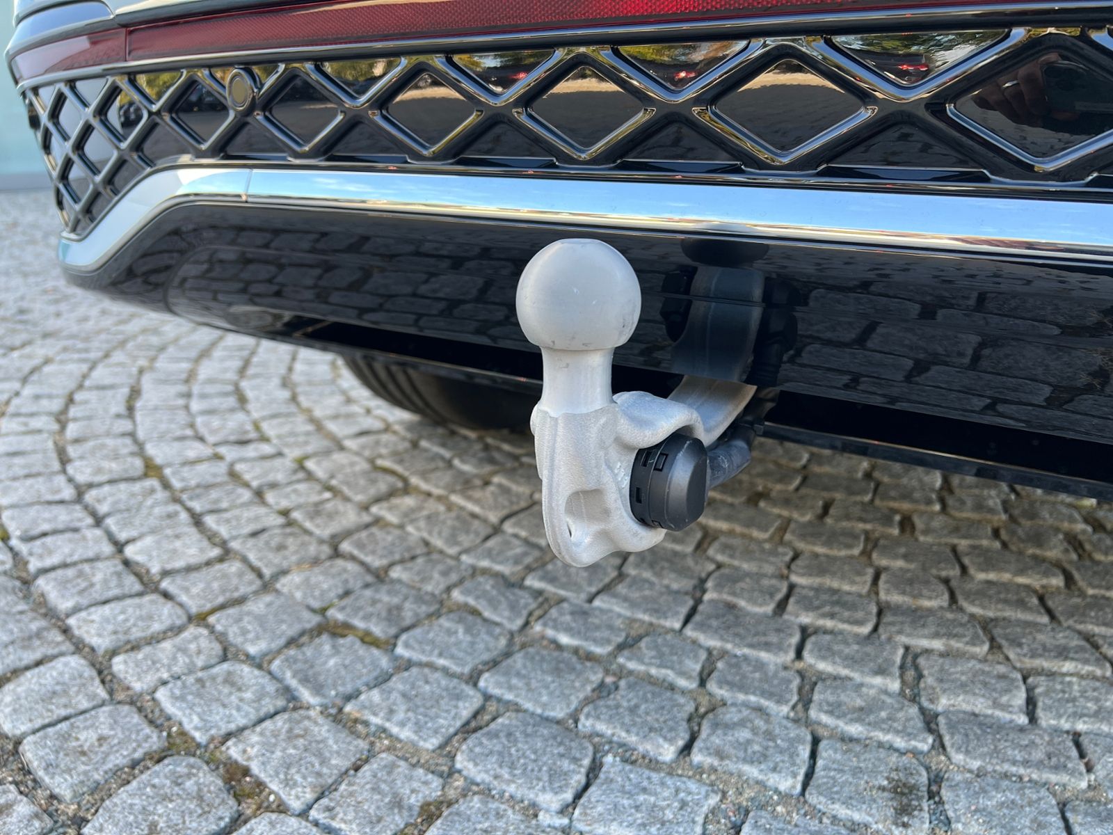 Fahrzeugabbildung Volkswagen Tiguan R-Line 1.5 eTSI DSG *AHK, IQ.Light, DCC,