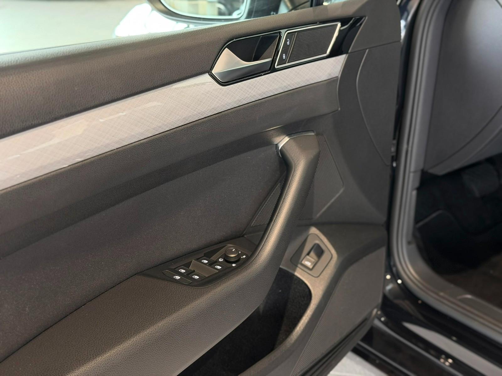 Volkswagen Passat Business*Massage*ACC*HUD*AHK*, миниатюра 14