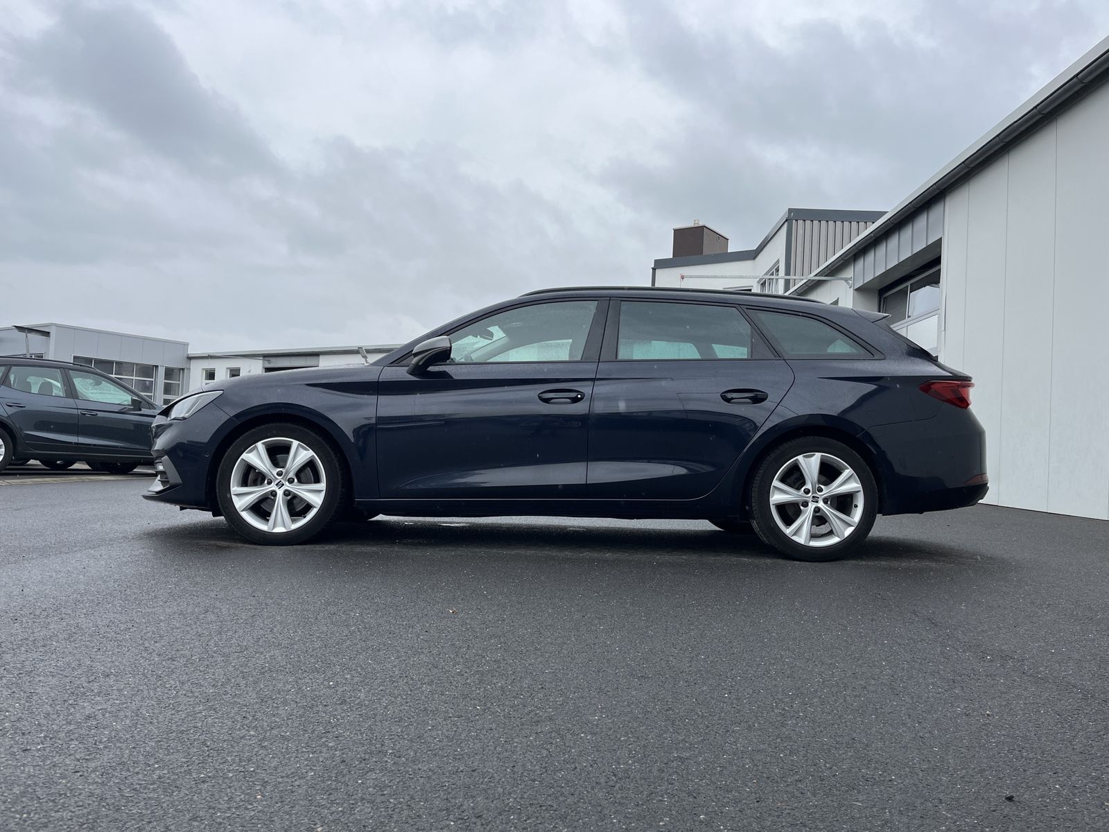 Seat Leon SP 2.0 TDI DSG FR 97 m.20% Anz. Navi RFK SH imagem 2