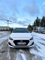 Hyundai i30 1.0T-GDI YES!+ - Hyundai Accent: 1.3