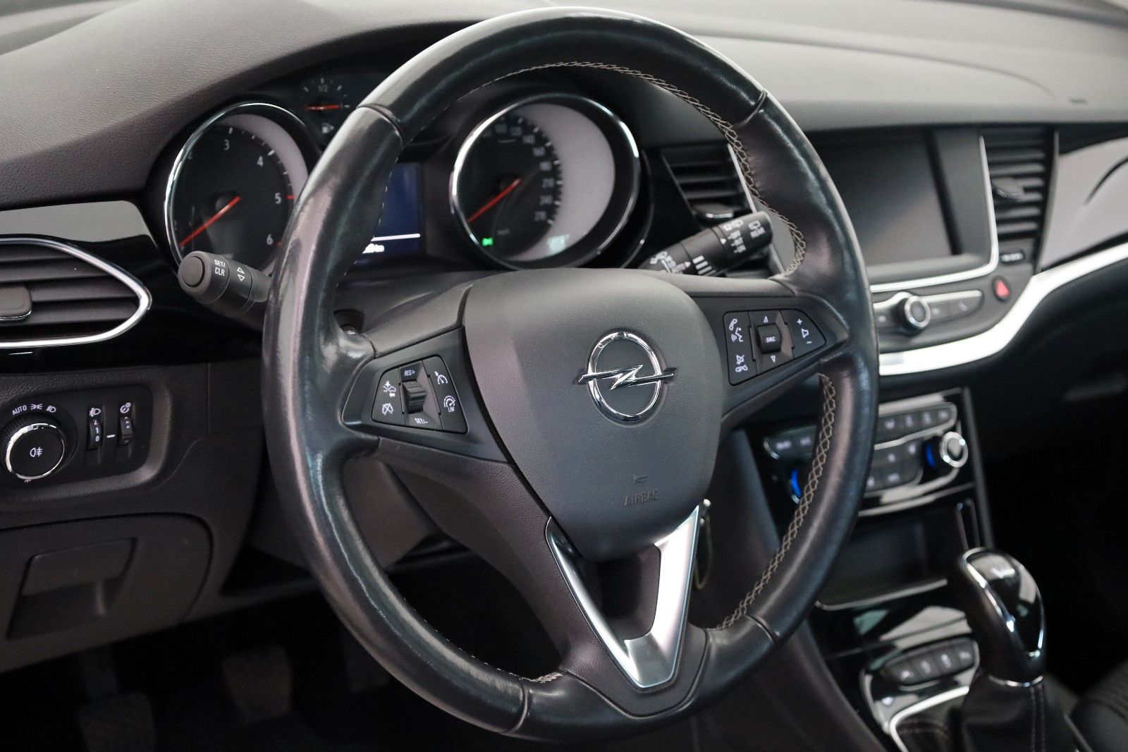 Fahrzeugabbildung Opel Astra K Lim. 5-trg. Design & Tech LED,SH,PDC,App