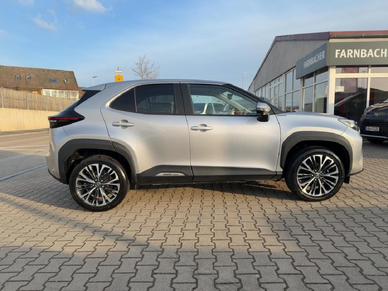 Fahrzeugabbildung Toyota Yaris Cross 1,5 Hybrid Elegant*NAVI *PDC *Pano*