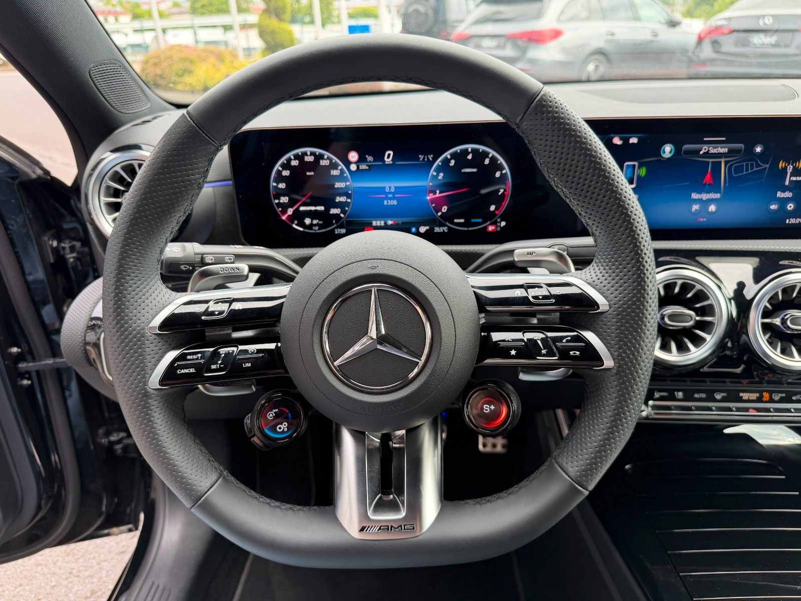 Fahrzeugabbildung Mercedes-Benz A 35 AMG 4Matic+Aero+StandH+360+MultiB+Memory