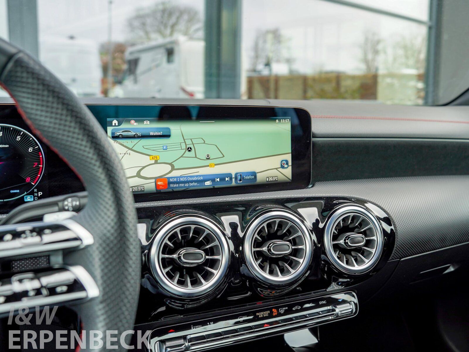 Fahrzeugabbildung Mercedes-Benz CLA 180 Coupé AMG Premium Pano Keyless LED
