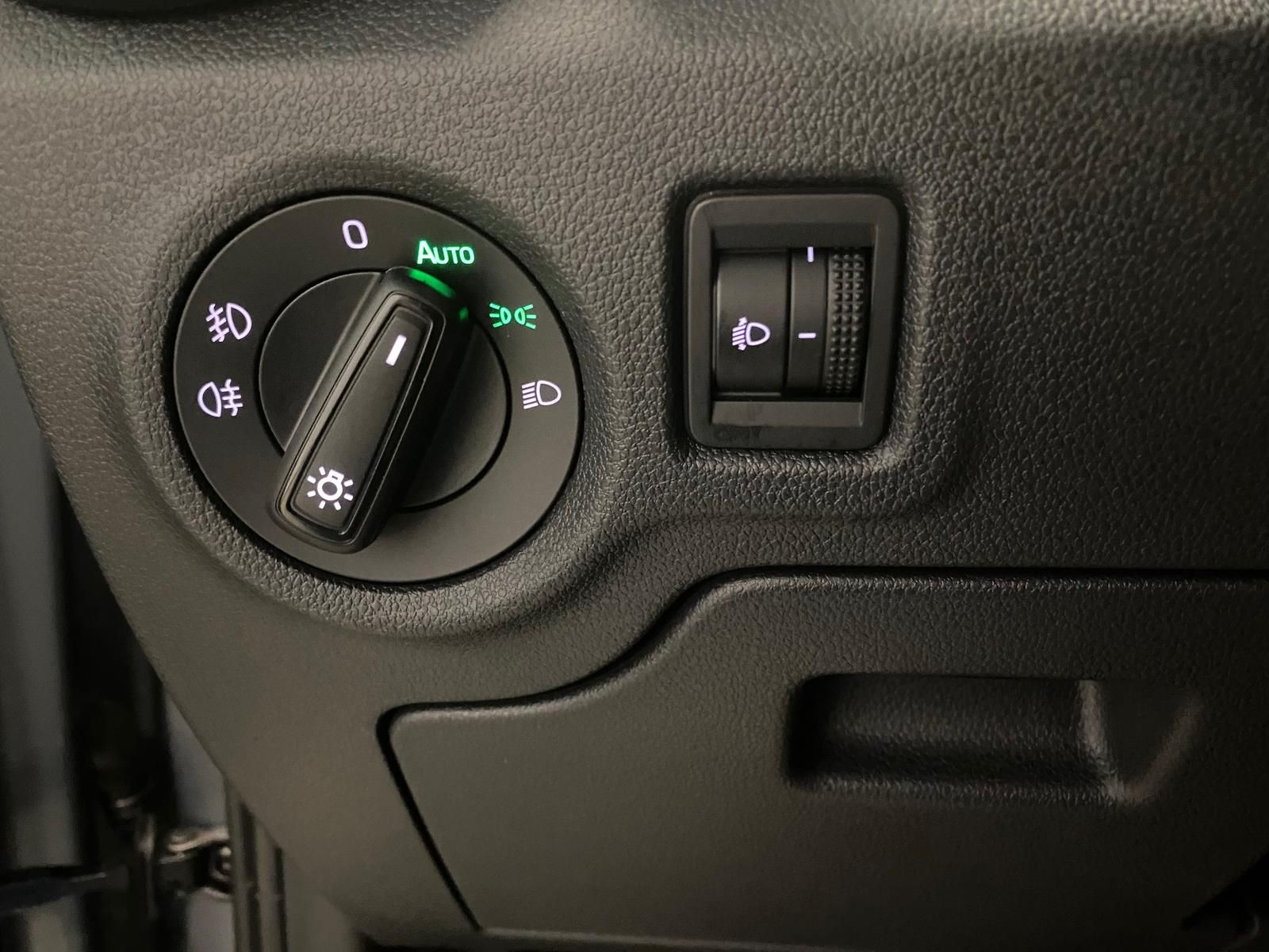 Fahrzeugabbildung SKODA Fabia 1.0 TSI+Garantie 2031+RüKAMERA+ALU+PDC+