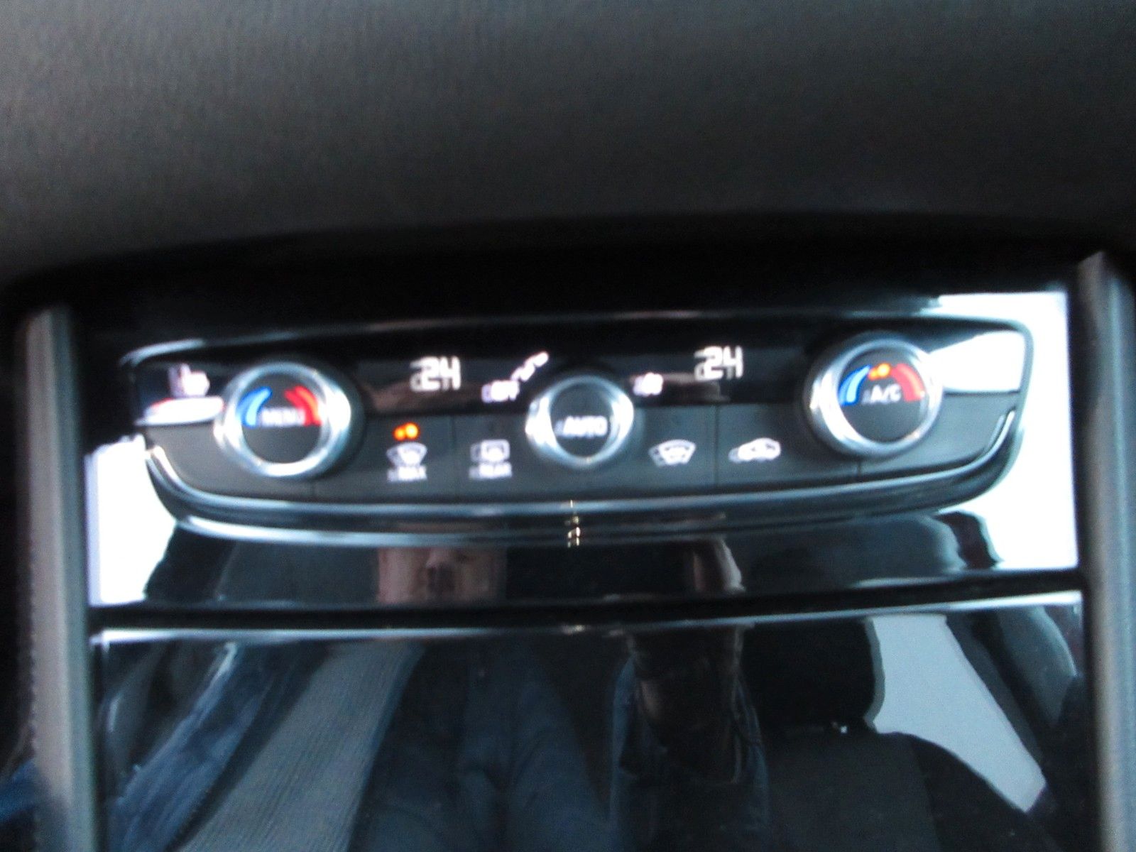 Fahrzeugabbildung Opel Grandland X 1.2T ULTIMATE LED/NAVI/SHZ/LHZ/CAM