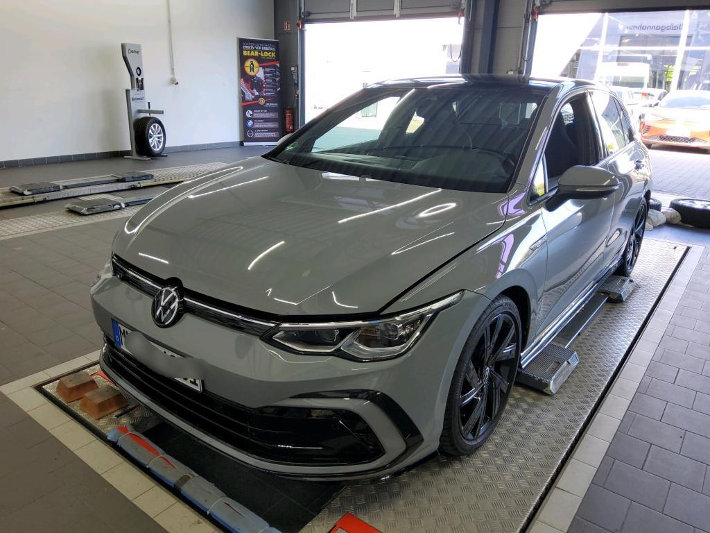 Volkswagen Golf VIII Limo R-Line eTSI Panorama H&K Sound