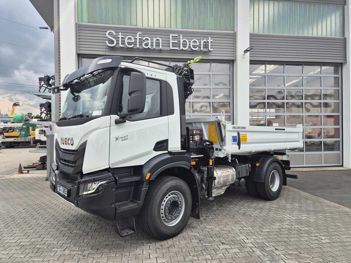 Fahrzeugabbildung Iveco X-Way AD200X42/P HR OFF Hiab X-HIDUO 118E-3 Funk
