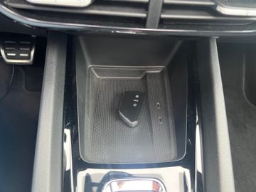 Fahrzeugabbildung SKODA Octavia Combi RS First Edition iV HeadUp Pano