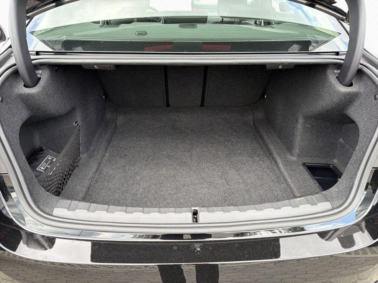 BMW 330 i Limo Aut. Widescreen LED 18" SHZ Lordose, миниатюра 13