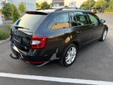 Skoda Octavia Combi Drive 4x4,Auto,erstehand - Skoda Octavia in Bonn