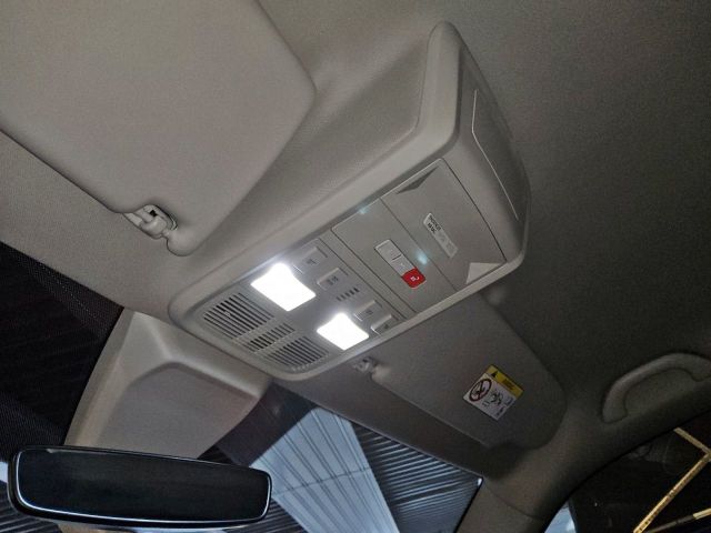 T6.1 Caravelle Comfortline 2,0l TDI LR Aut