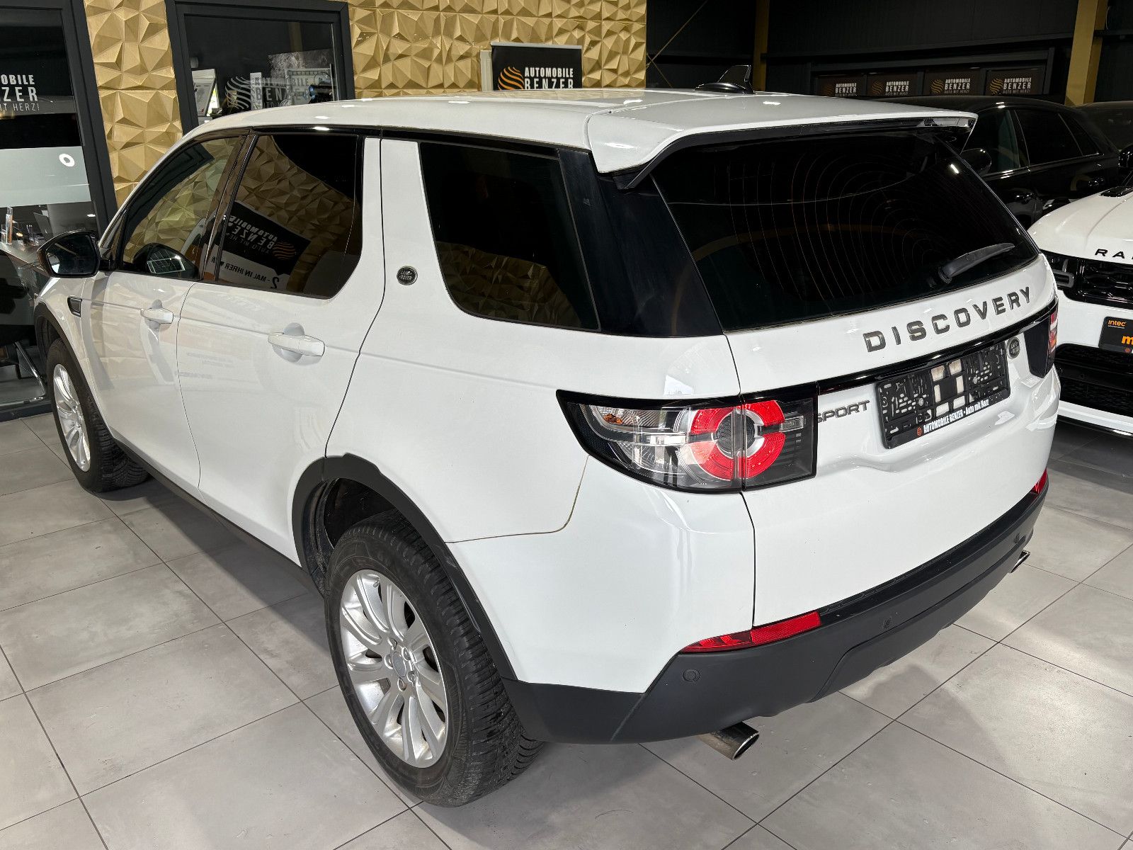 Fahrzeugabbildung Land Rover Discovery Sport Pure/PDC/SHZ/KLIMA/SPURHALTEASS.