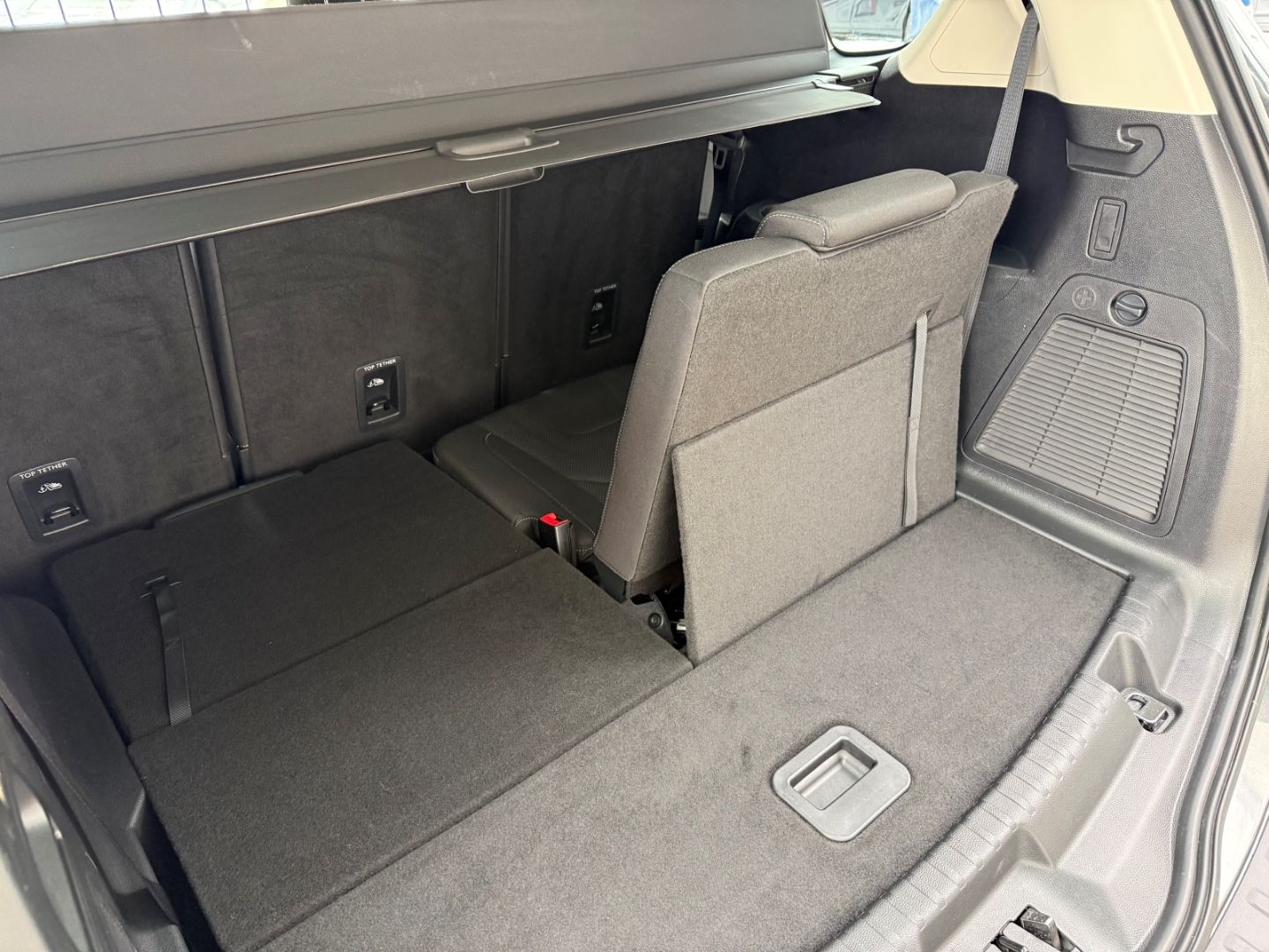 Fahrzeugabbildung Ford S-Max 2.0 EcoBlue Titanium 7-Sitze ACC LED AHK R