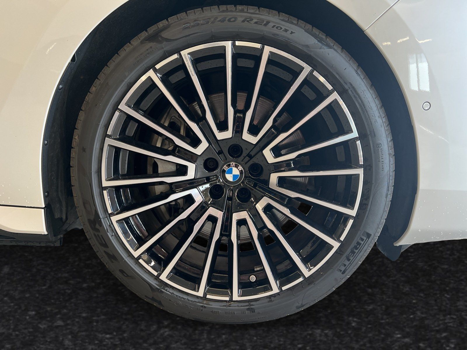 BMW 750e xDrive 179.870,- PersonalPilot TV-Fond foto 5