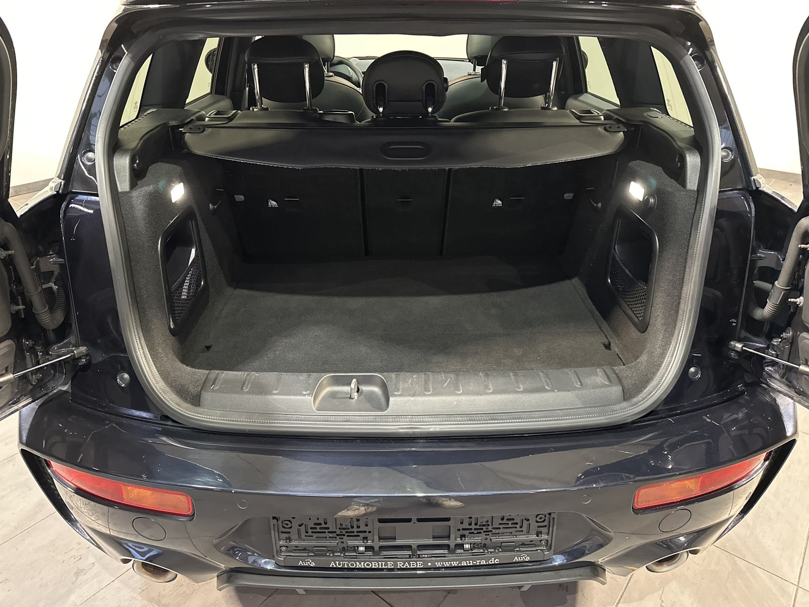 Fahrzeugabbildung MINI John Cooper Works Clubman All4 NAV+LED+PANO+H&K