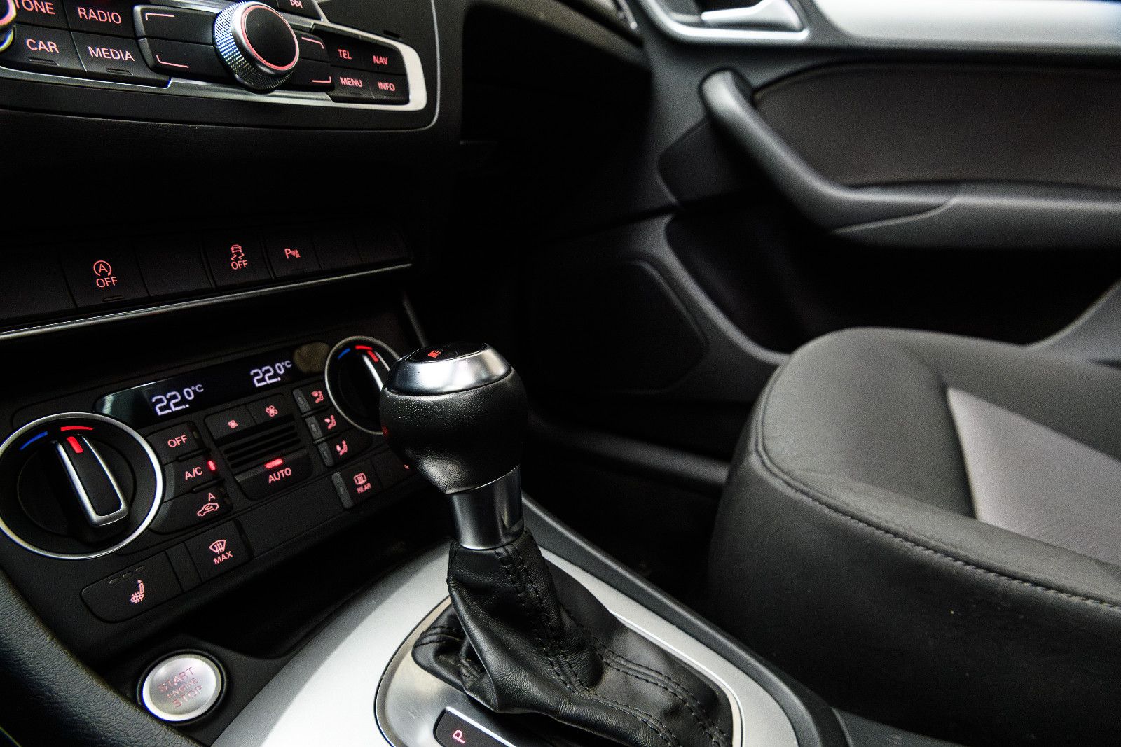 Fahrzeugabbildung Audi Q3 1.4l 110kw S-Line +AHK +Pano +Navi